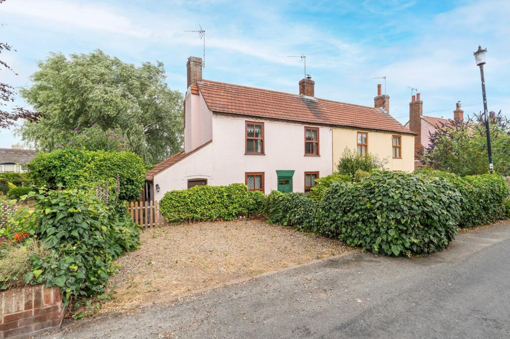 2-bed semi-detached on King Street, Winterton-On-Sea, £290,000