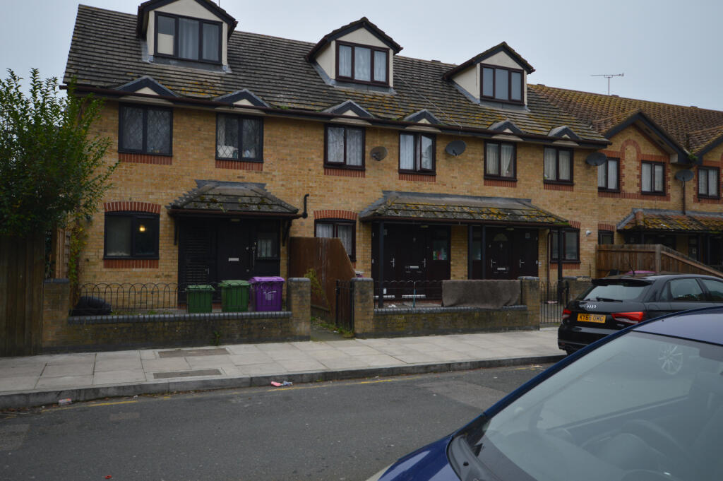 Main image of property: Lukin Street, Shadwell, E1 0AA