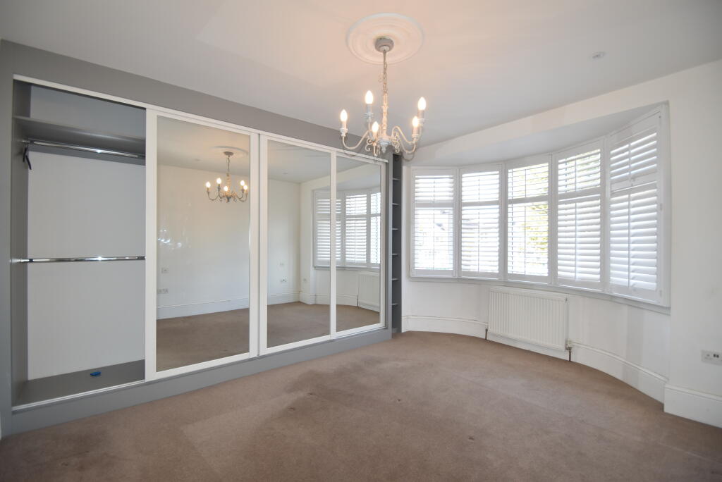 House in London, South End, New Eltham - More