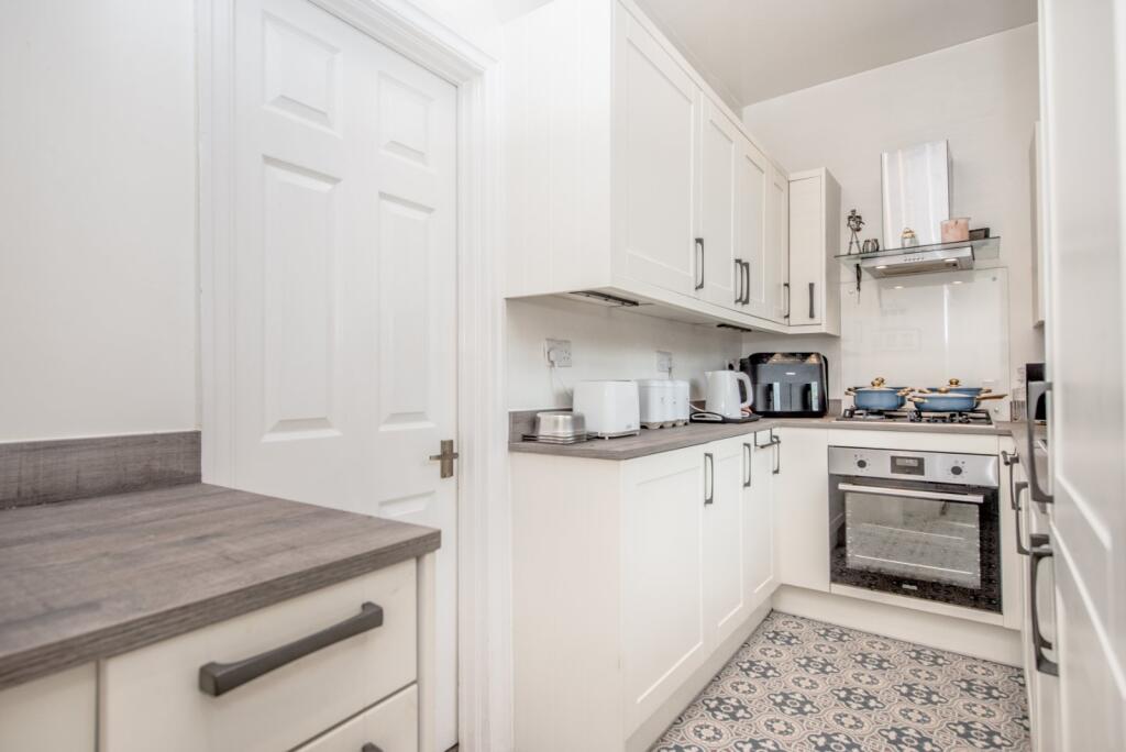 Rawson Square, Idle, Bradford, BD10 - View 5