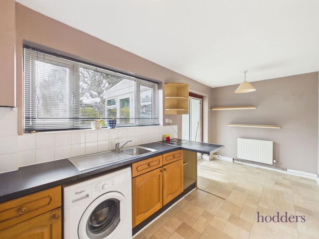 Addlestone, Surrey, KT15 photo 3