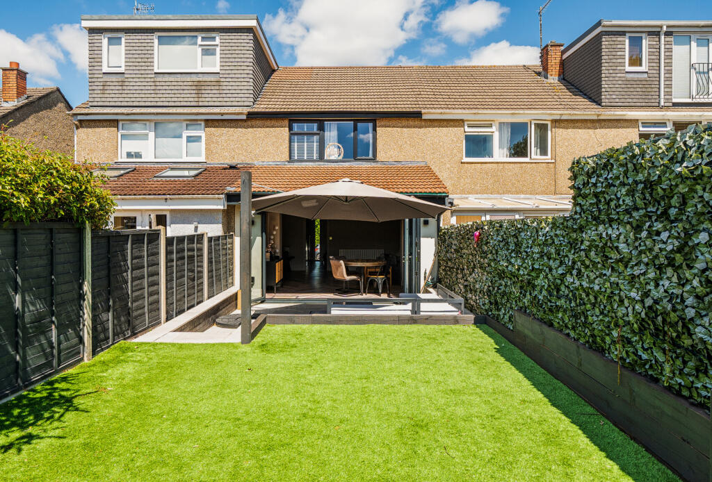 Main image of property: Fenshurst Gardens, Long Ashton, Bristol, North Somerset, BS41