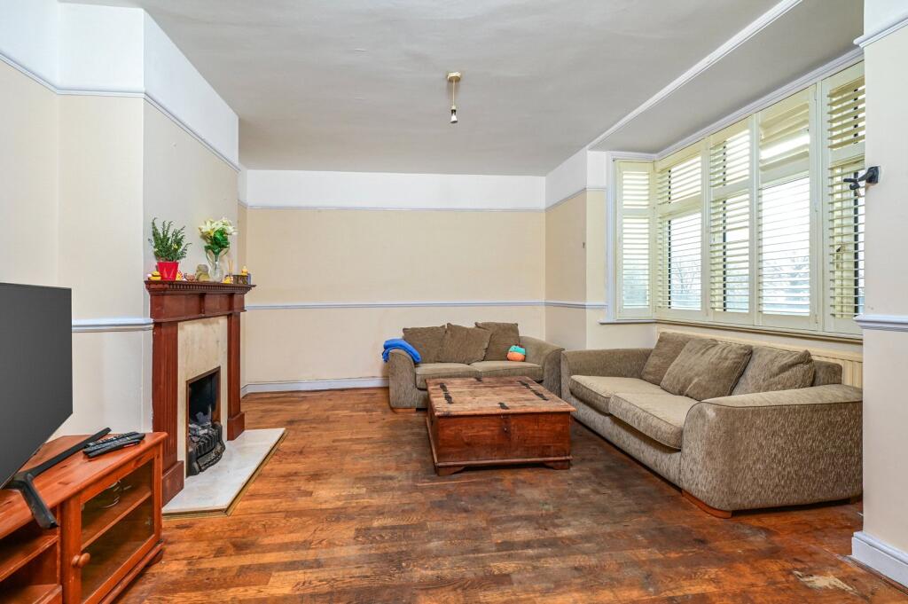 Wraysbury Road, Staines, Surrey, TW18 photo 2