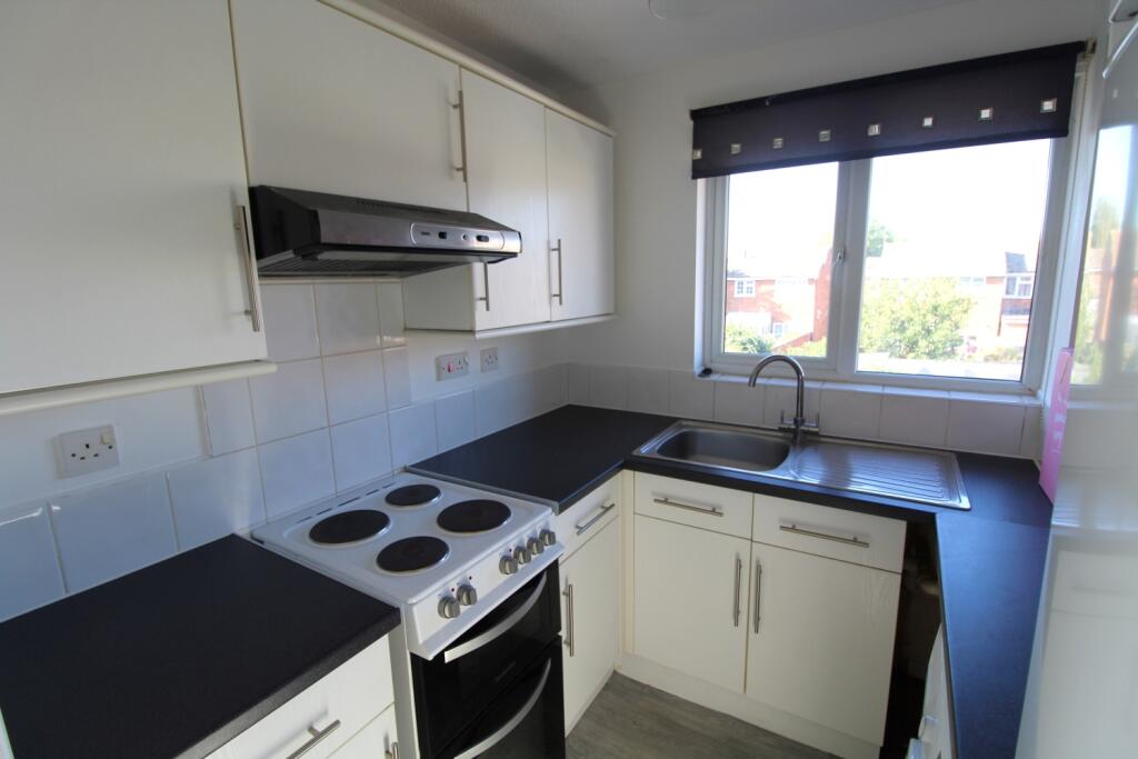 Apartment in Romford - View 4