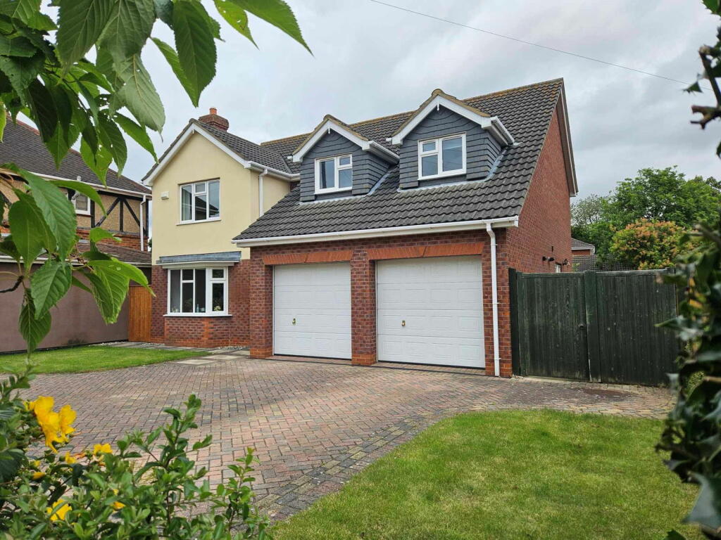 4-bed detached on College Street, Grimsby, DN34 4TP, £410,000