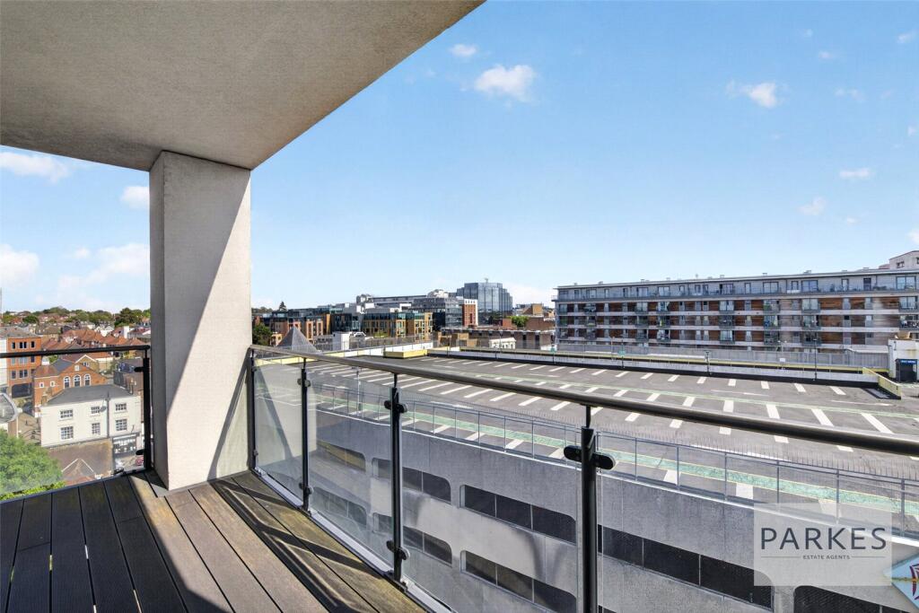Apartment in London, Ickenham - More