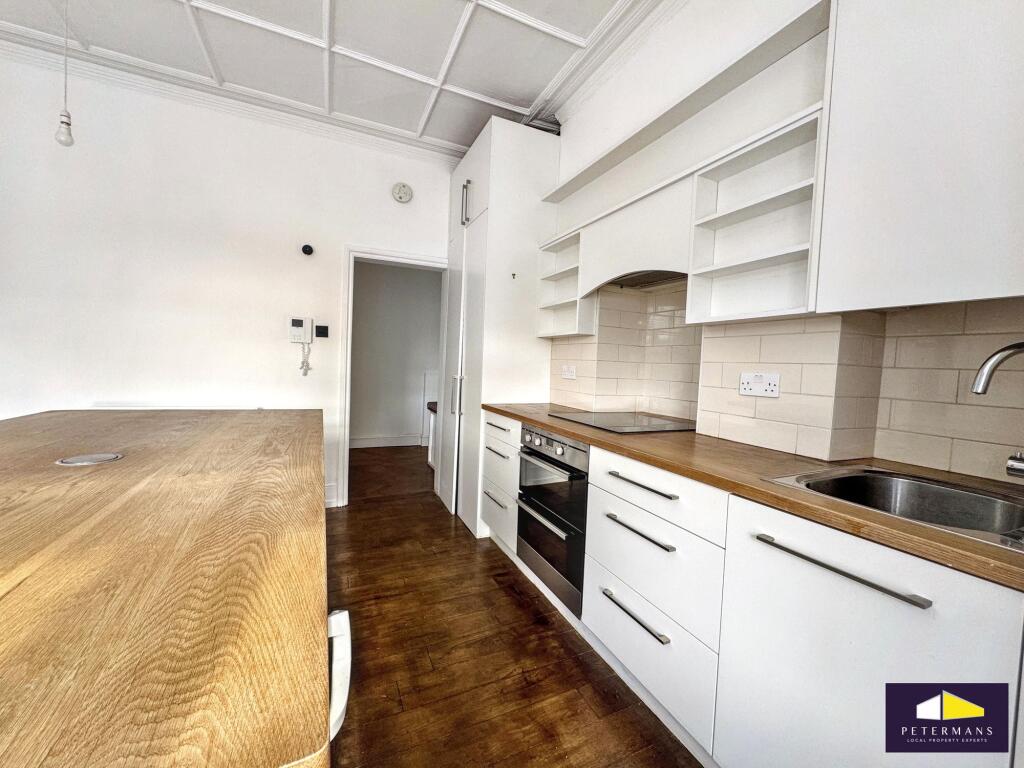 Apartment in London - More