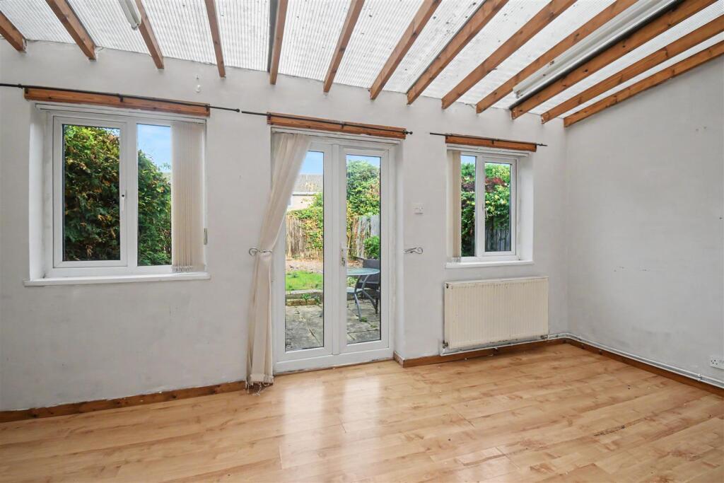 House in Northampton, North Northamptonshire - View 4