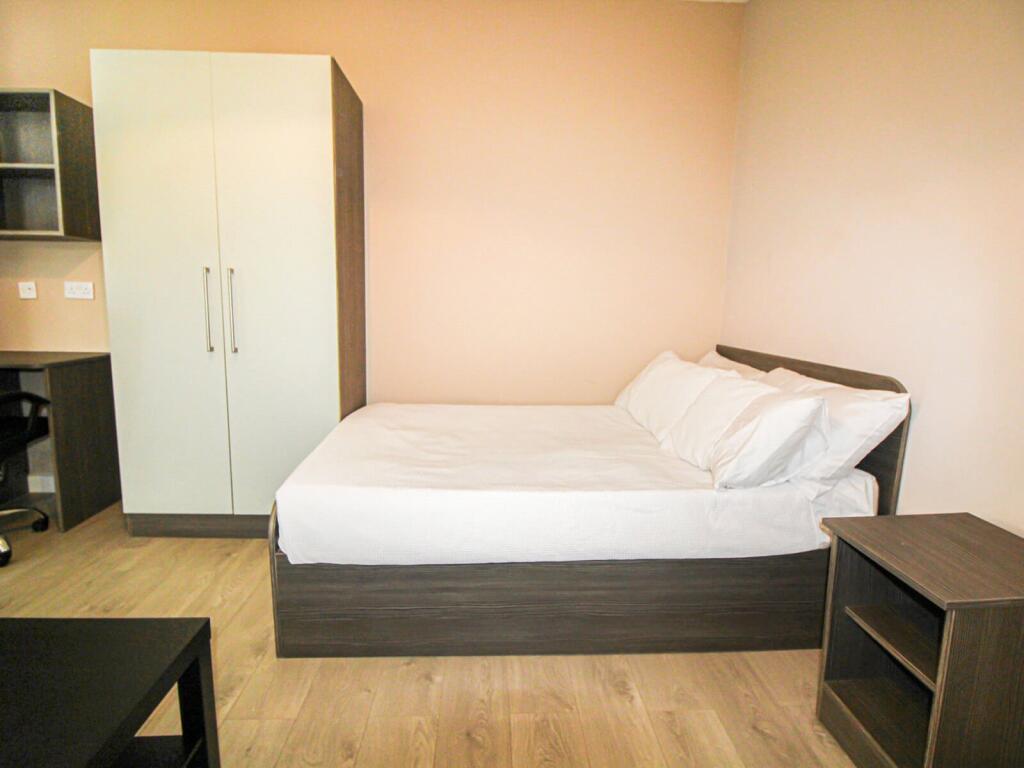 Main image of property: Apt 3, 30 Brudenell Road #651194