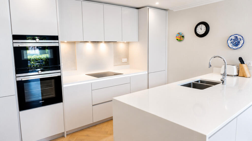 Apartment in Sevenoaks, Kippington - More