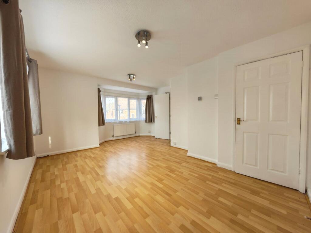 Apartment in London, Little Heath - View 4