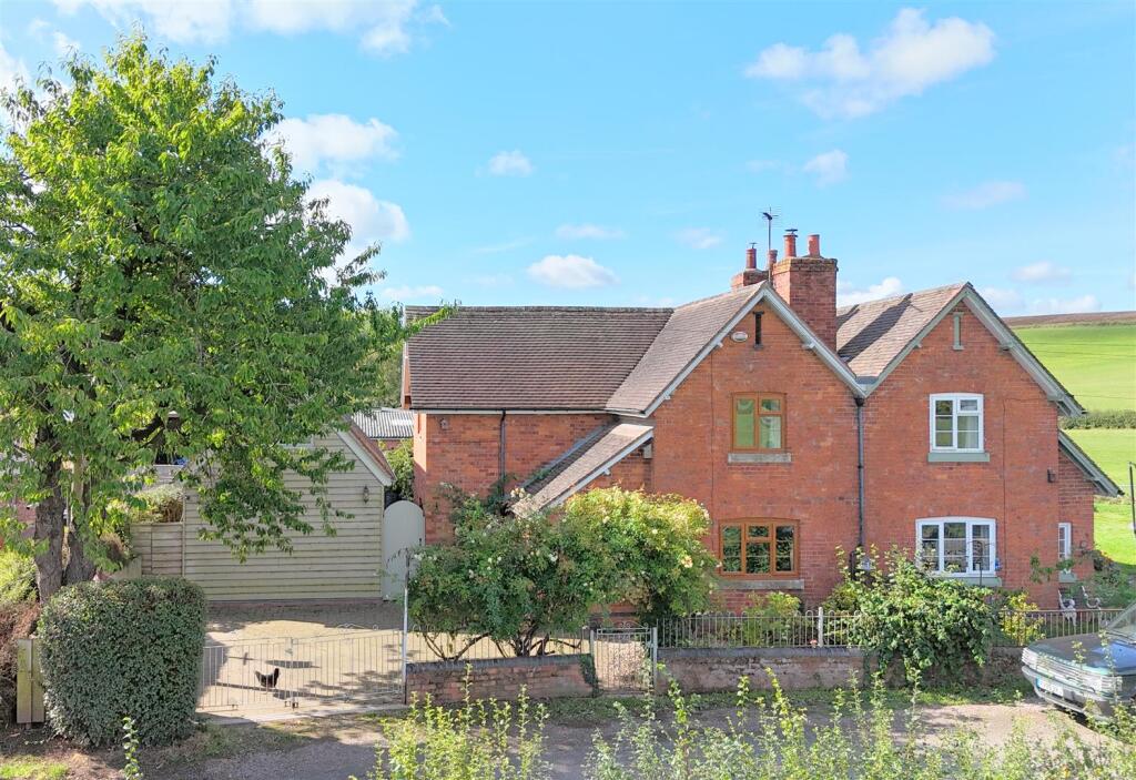 4-bed semi-detached on Linley Green, Whitbourne, Worcester, £475,000