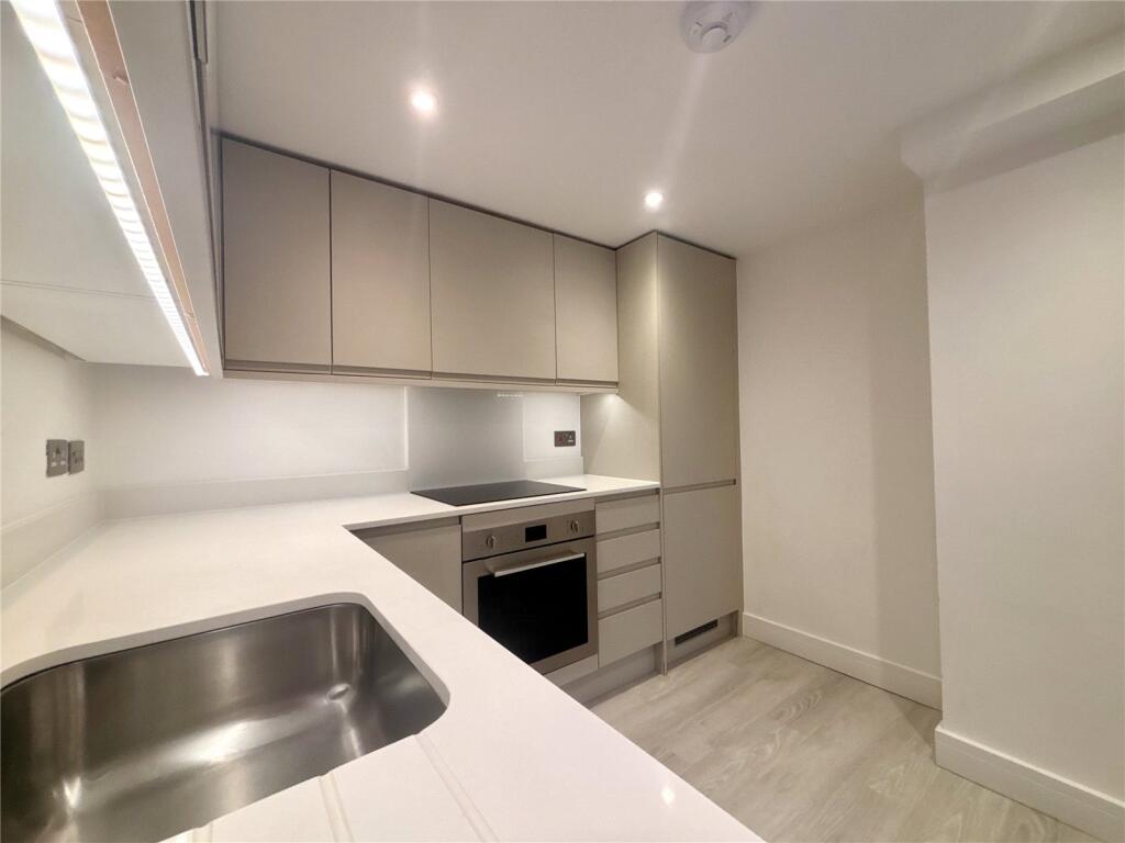 Main image of property: Farnborough Road, Farnborough, Hampshire, GU14