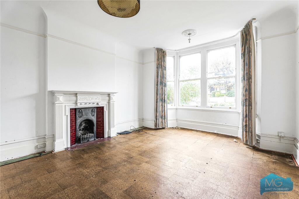Holden Road, Woodside Park, London, N12 photo 2