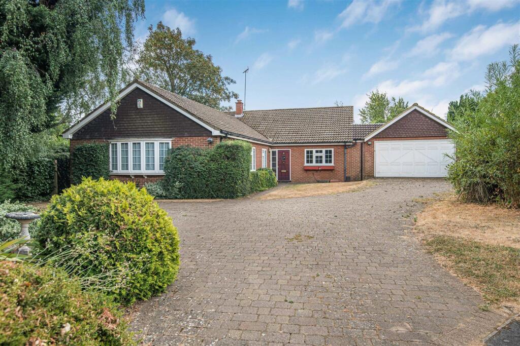Main image of property: Faggotts Close, Radlett