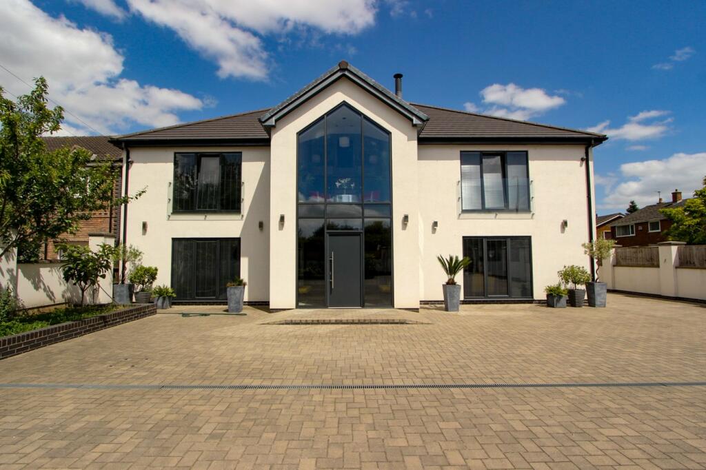 5-bed detached on Bawtry Road, Bessacarr, DONCASTER, DN4, £975,000