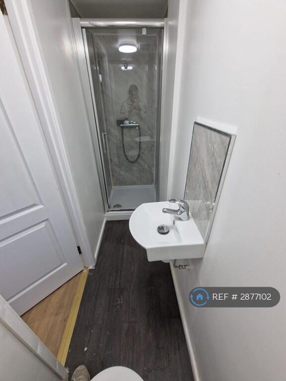5 bedroom terraced house for rent