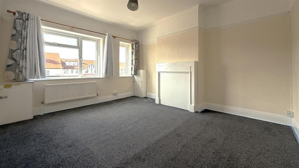 Apartment in Southall - View 3