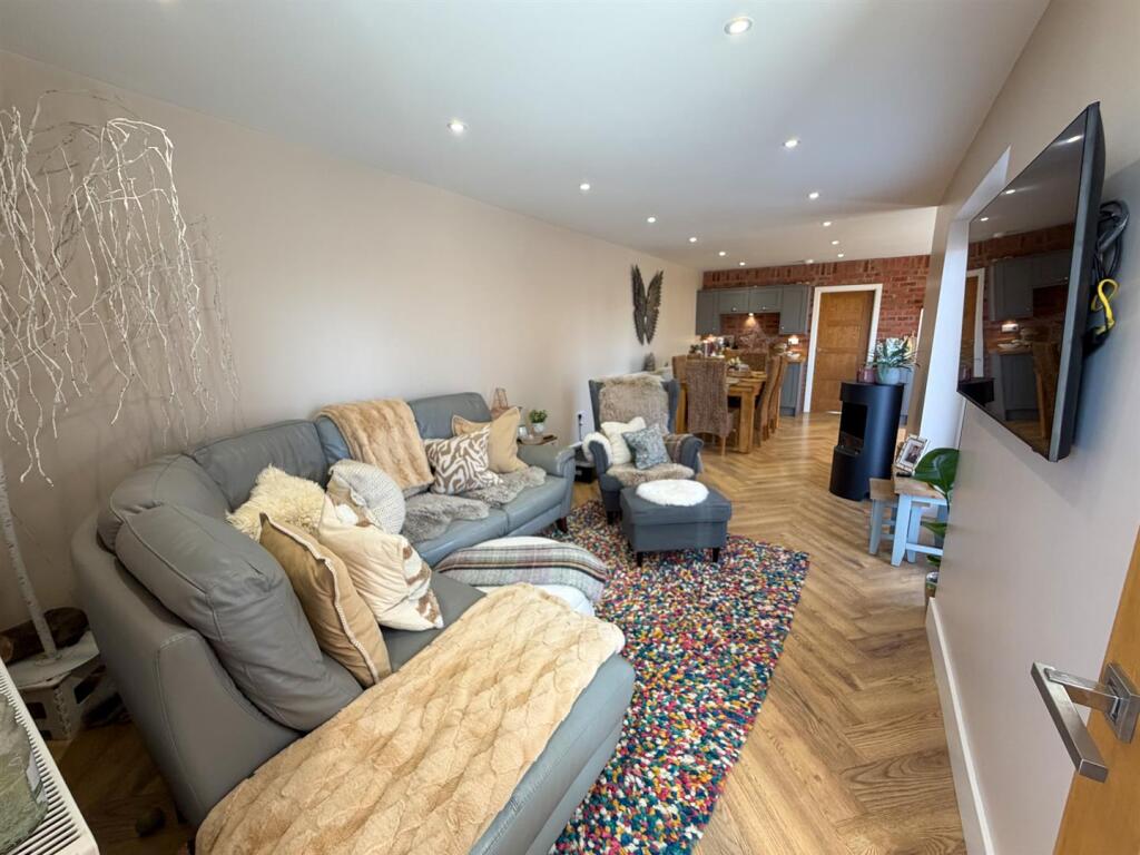 Stanley Road, Ponciau, Wrexham photo 2