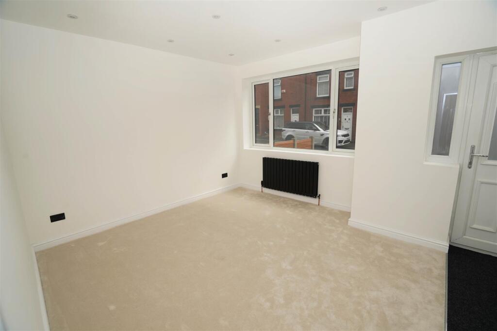 Cambridge Road, Lostock, Bolton photo 4