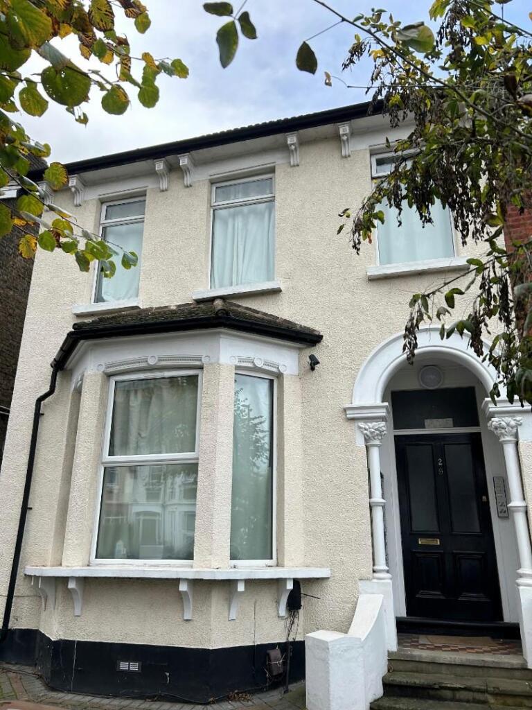 Main image of property: 29 Oakfield Road, Croydon, CR0 2UD