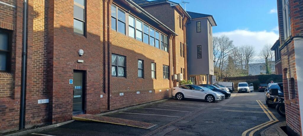 Hays House Guildford 5k sq ft offices with parking central Guildford Vail Williams 1.jpg