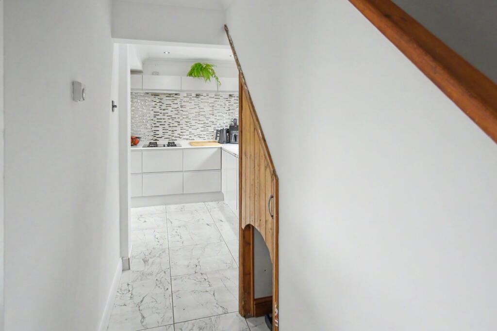 House in Abertridwr, Caledfryn, Penyrheol Trecenydd & Energlyn - View 5