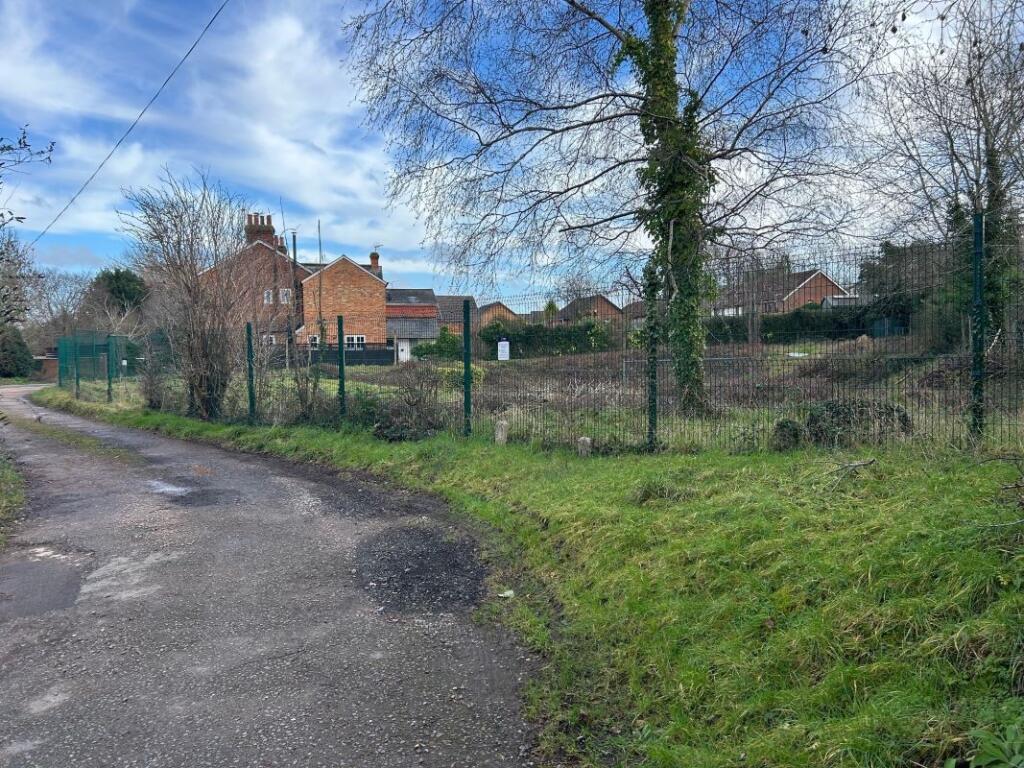 Main image of property: Land on the south-east side of, Station Road, Winslow, Buckinghamshire, MK18 3EA