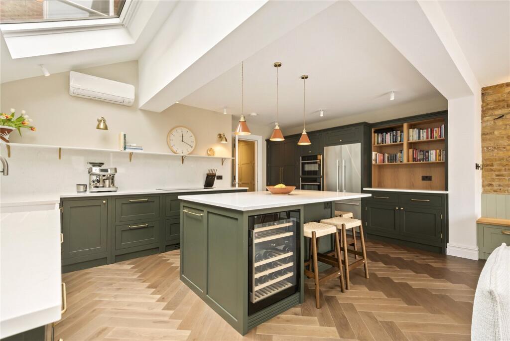 Apartment in London - View 3
