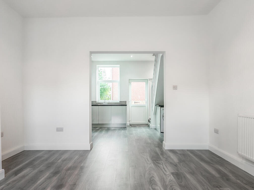 House in Tameside, Greater Manchester - More