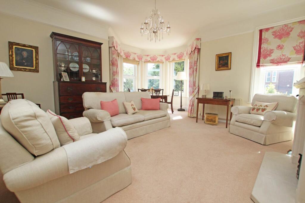 Apartment in Eastbourne, East Sussex - View 3