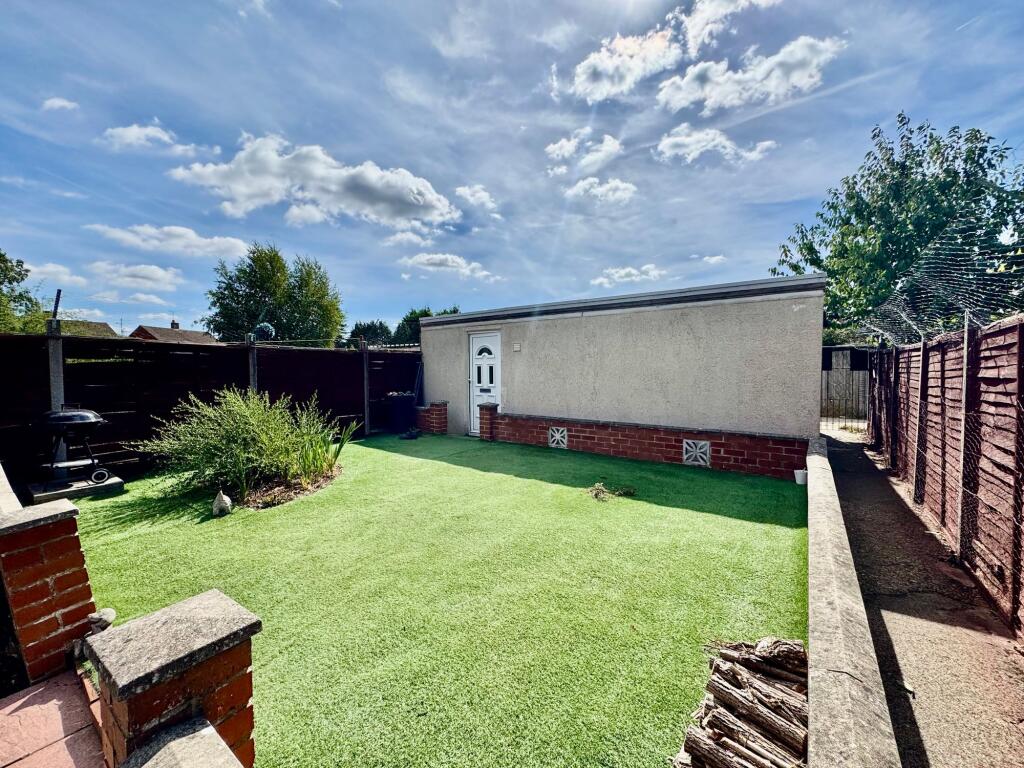 House in Luton - View 4
