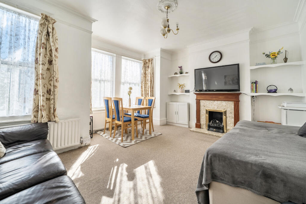 Apartment in London, Rayners Lane - View 3