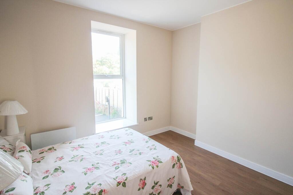 Apartment in Weston-super-Mare, North Somerset - More