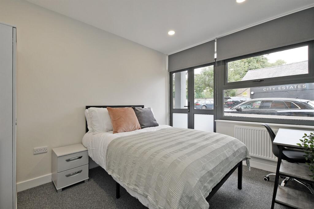Apartment in Sheffield - More