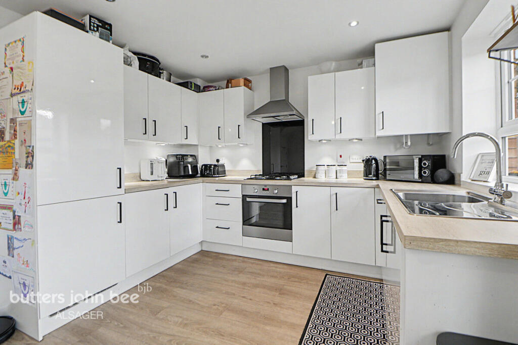 Emberton Road, Alsager photo 4