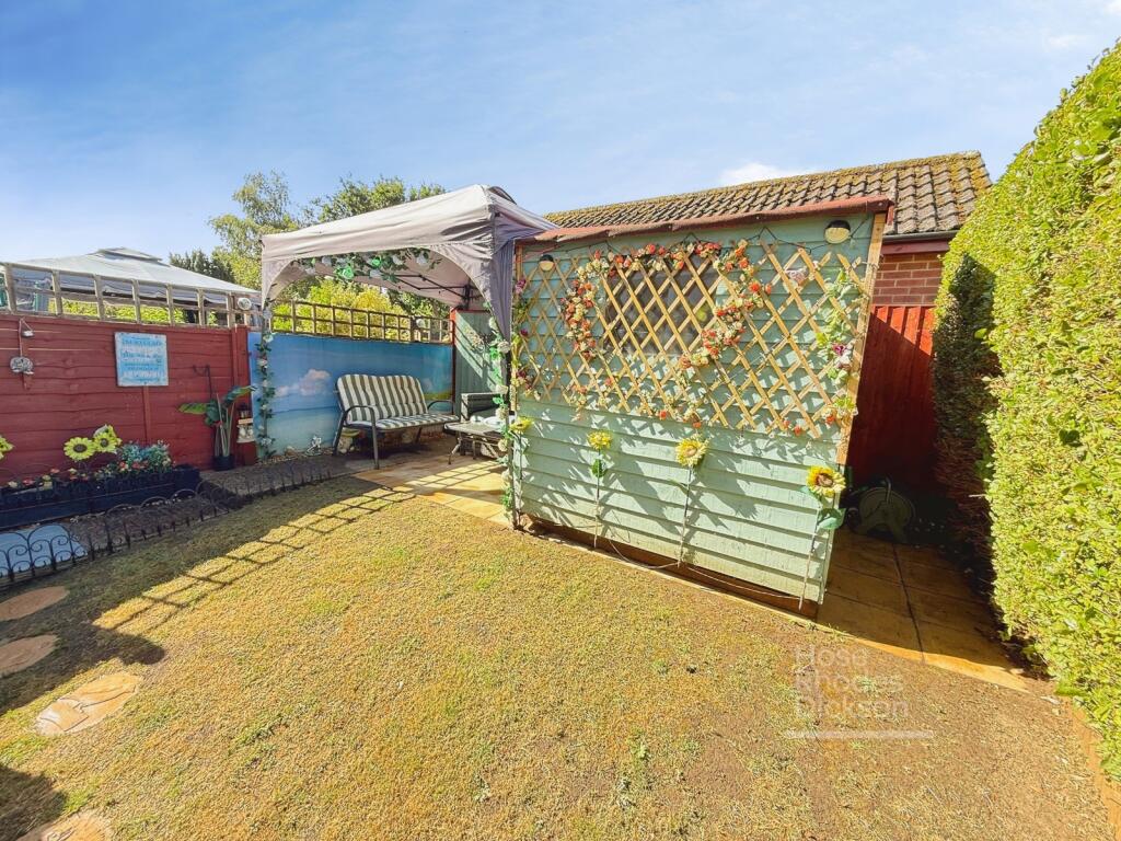 House in Newport, Gunville - View 4