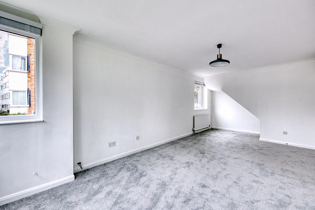 Bourne Court, Wanstead photo 3
