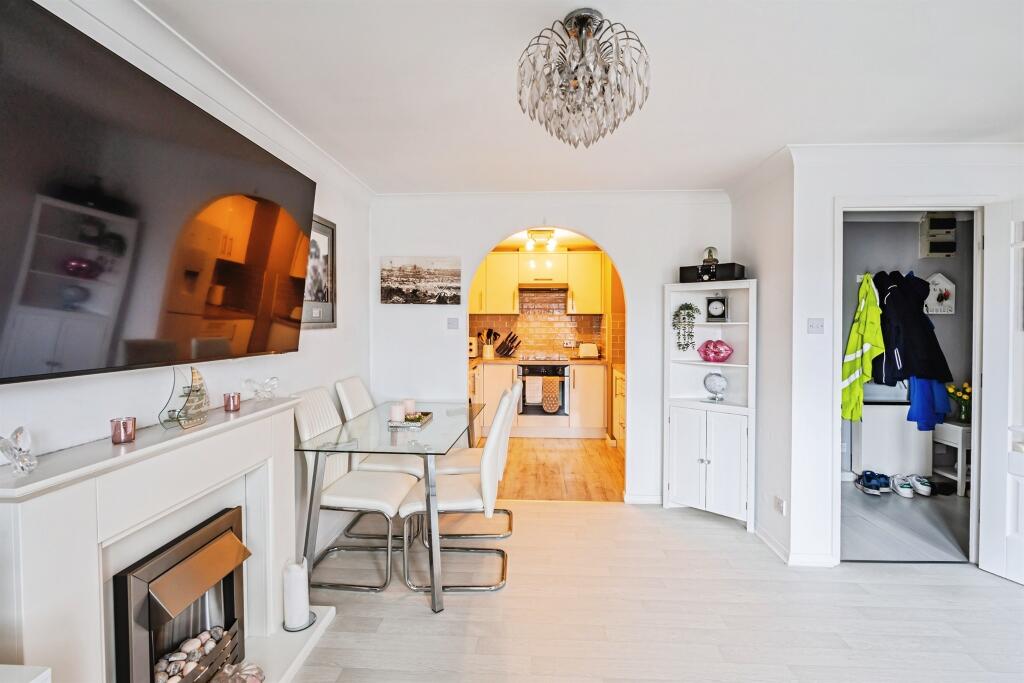 Apartment in Brighton - View 5