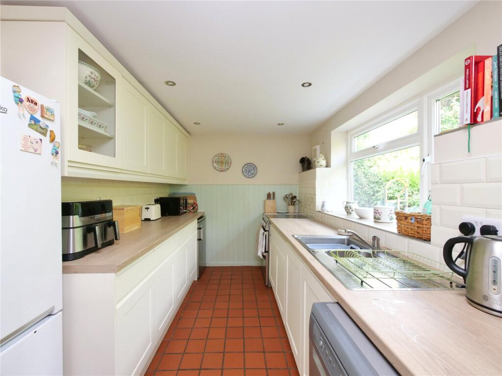 Charming three bedroom detached period cottage, Winford photo 3