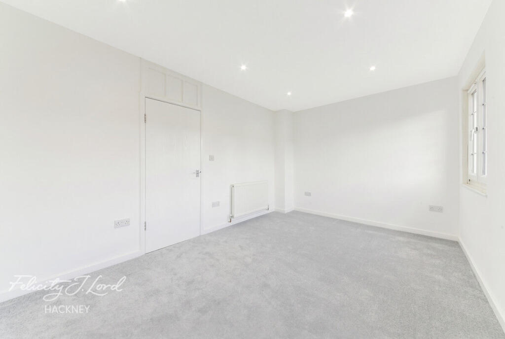 Apartment in London, Old Kingshold Estate, Hackney - More