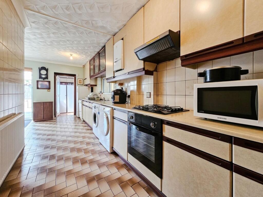 House in London - View 3