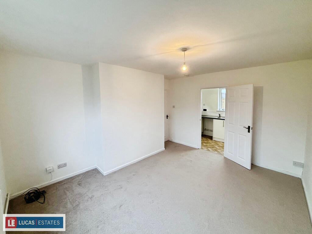 Aneurin Bevan Avenue, Gelligaer, Hengoed photo 2
