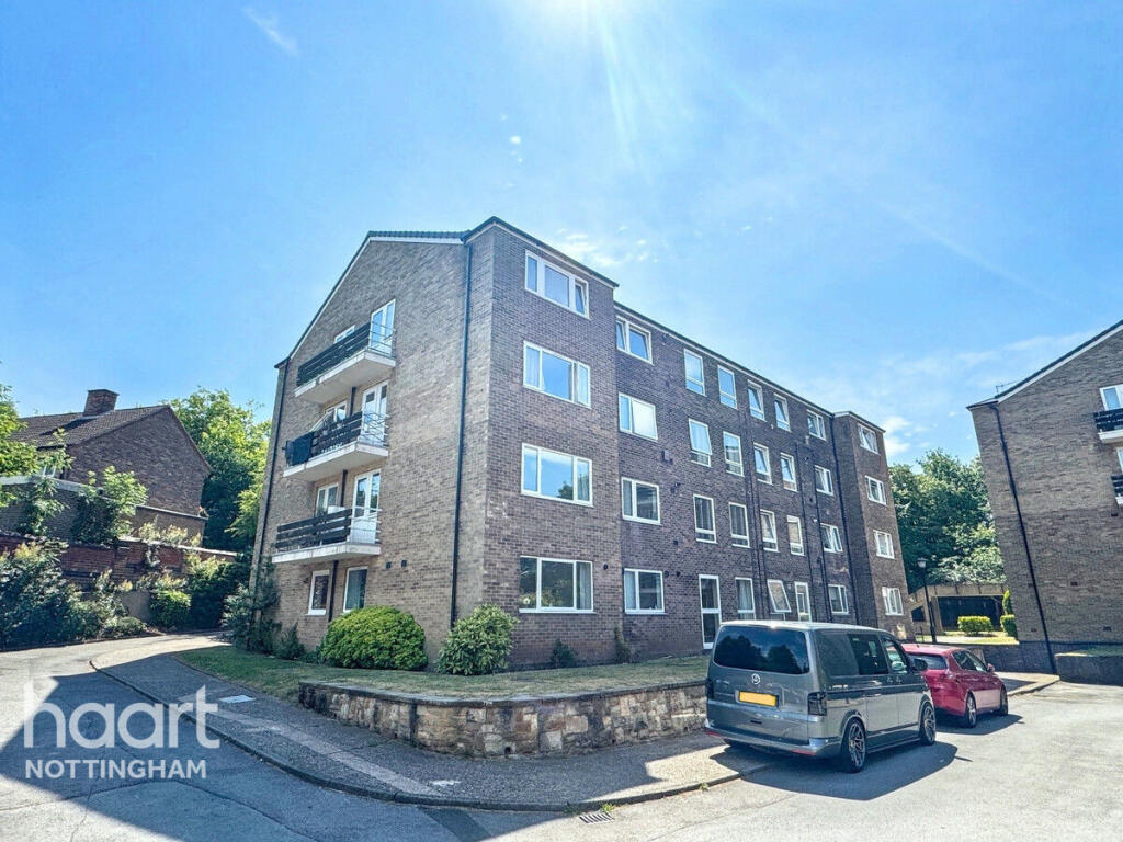 2-bed flat on Redcliffe Road, Nottingham, £120,000