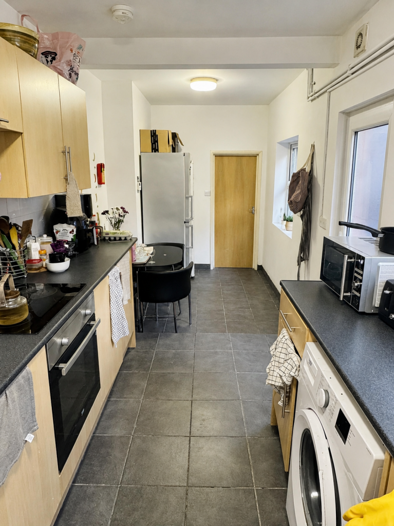House in Lincoln, Lincolnshire - More