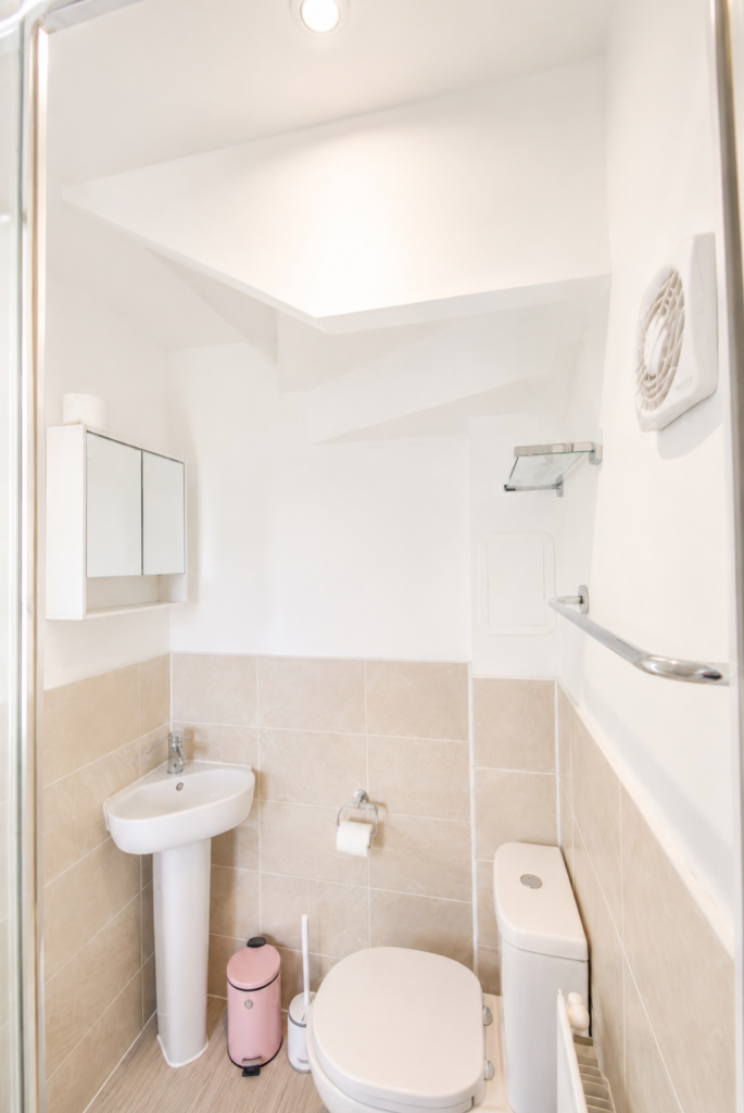 House in Bodmin, Cornwall - More