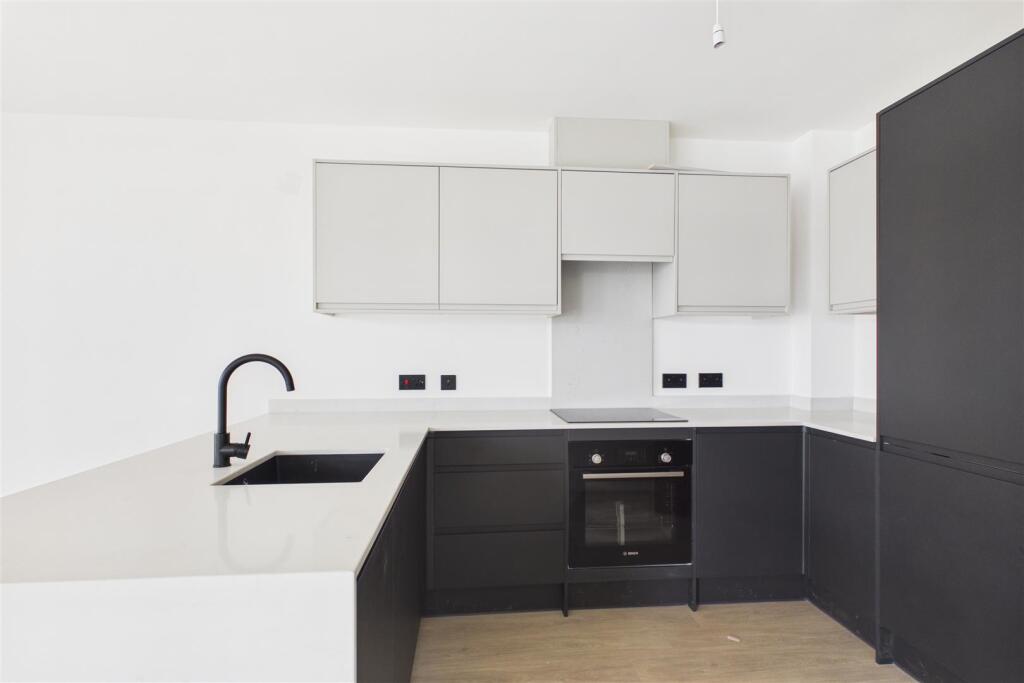 Apartment in Bristol, Manor Farm, Horfield - View 4