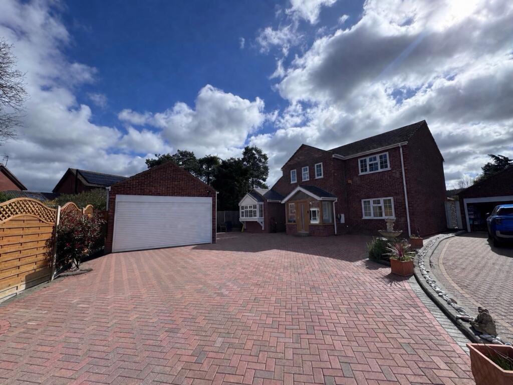 Main image of property: Harvard Close, Wellesbourne, WARWICK