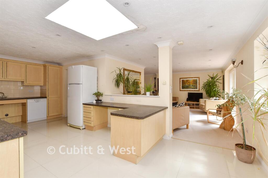 House in Redhill - View 5