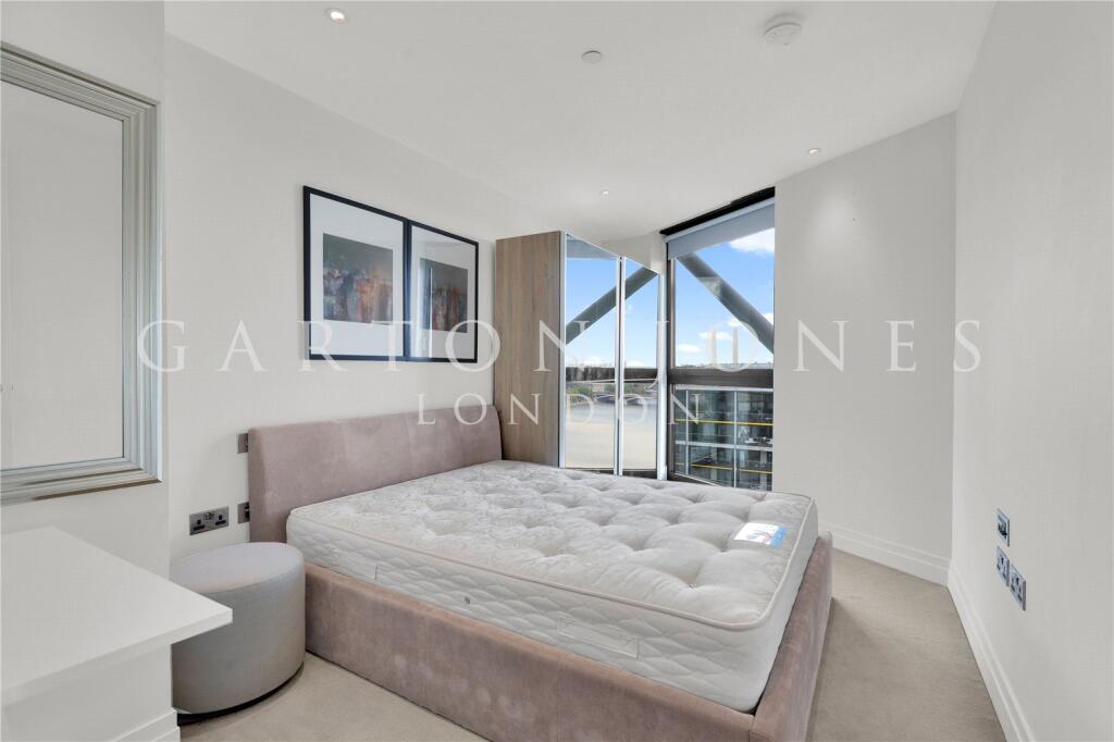 Apartment in London - More